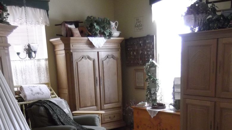 <b>Alaskas Lake Lucille Bed & Breakfast Room</b>. Images powered by <a href="https://www.leonardoworldwide.com/" title="Leonardo Worldwide" target="_blank">Leonardo</a>.