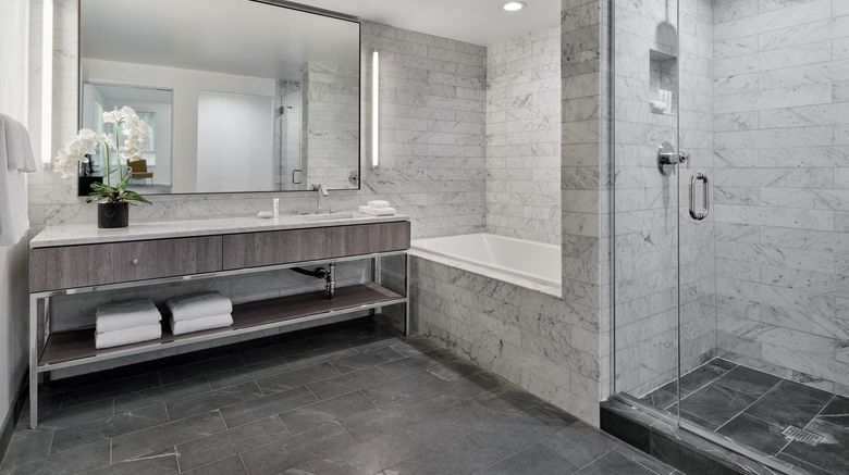<b>AKA Beverly Hills Room</b>. Images powered by <a href="https://www.leonardoworldwide.com/" title="Leonardo Worldwide" target="_blank">Leonardo</a>.
