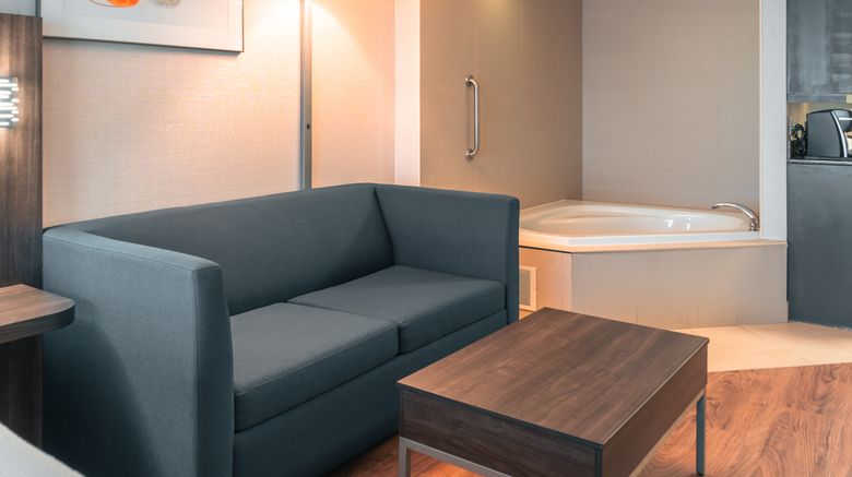 <b>Holiday Inn Express Hotel & Sts Kingston Suite</b>. Images powered by <a href="https://www.leonardoworldwide.com/" title="Leonardo Worldwide" target="_blank">Leonardo</a>.