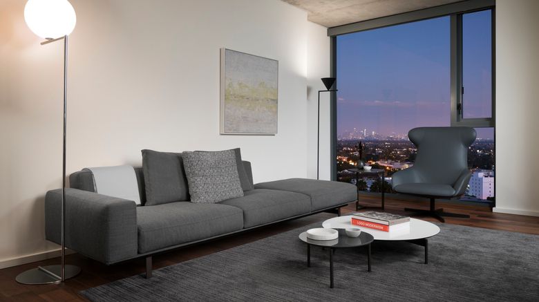 <b>AKA West Hollywood Room</b>. Images powered by <a href="https://www.leonardoworldwide.com/" title="Leonardo Worldwide" target="_blank">Leonardo</a>.