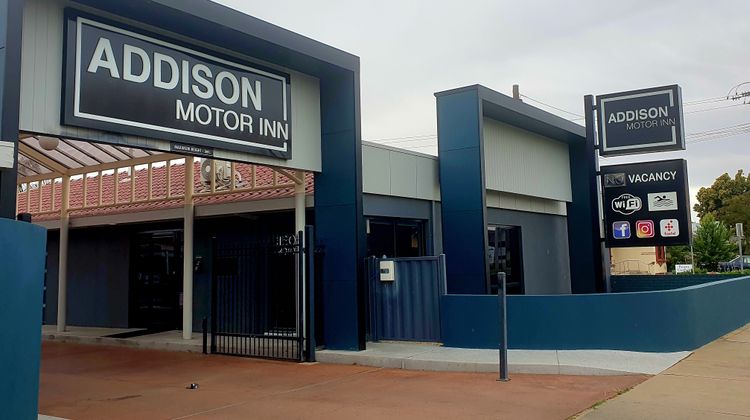 Addison Motor Inn Exterior