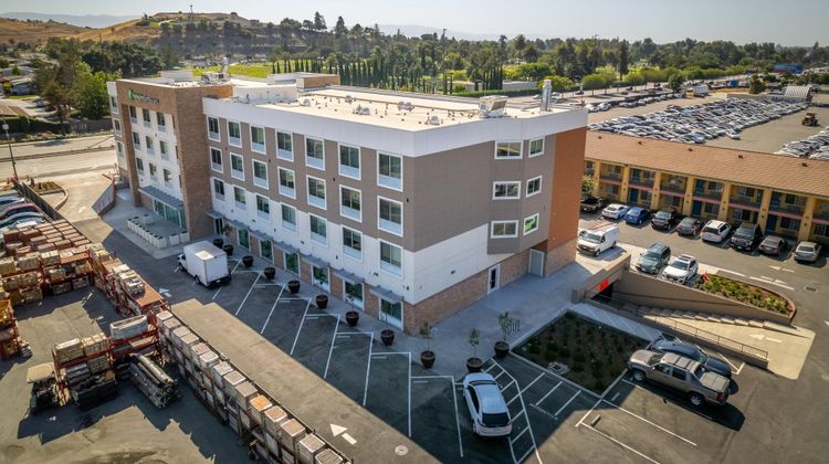 Holiday Inn Express & Suites San Jose Exterior