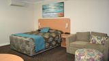 Cattleman's Country Motor Inn Suite