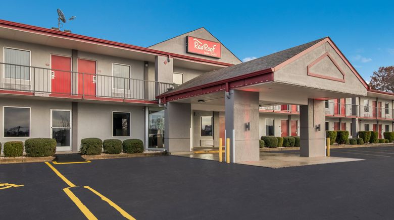 Red Roof Inn  and  Suites Jackson, TN Exterior. Images powered by <a href="https://www.leonardoworldwide.com" target="_blank" rel="noopener">Leonardo</a>.