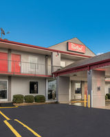 Red Roof Inn & Suites Jackson, TN