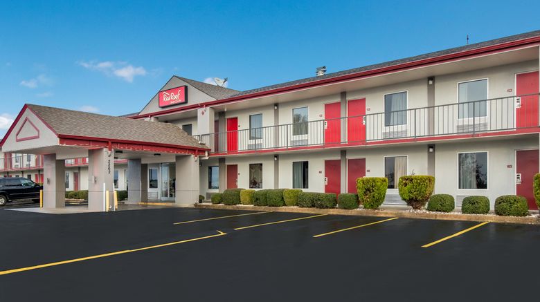 <b>Red Roof Inn & Suites Jackson, TN Exterior</b>. Images powered by <a href="https://www.leonardoworldwide.com/" title="Leonardo Worldwide" target="_blank">Leonardo</a>.