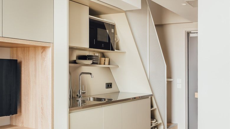 <b>Unity Helsinki Room</b>. Images powered by <a href="https://www.leonardoworldwide.com/" title="Leonardo Worldwide" target="_blank">Leonardo</a>.