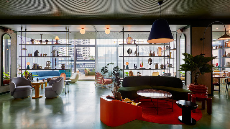 <b>The Standard, Bangkok Mahanakhon Lobby</b>. Images powered by <a href="https://www.leonardoworldwide.com/" title="Leonardo Worldwide" target="_blank">Leonardo</a>.