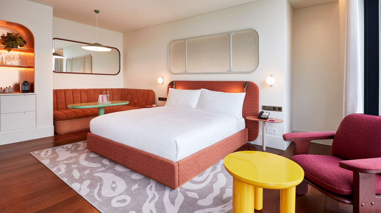<b>The Standard, Bangkok Mahanakhon Room</b>. Images powered by <a href="https://www.leonardoworldwide.com/" title="Leonardo Worldwide" target="_blank">Leonardo</a>.