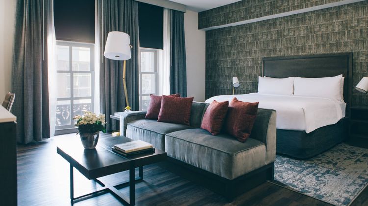Marriott St. Louis Grand Suite