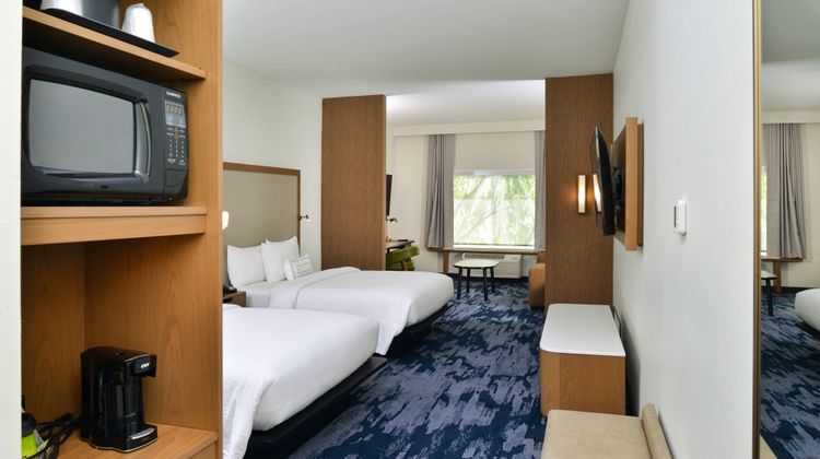Fairfield Inn & Stes Univ Research Park Suite
