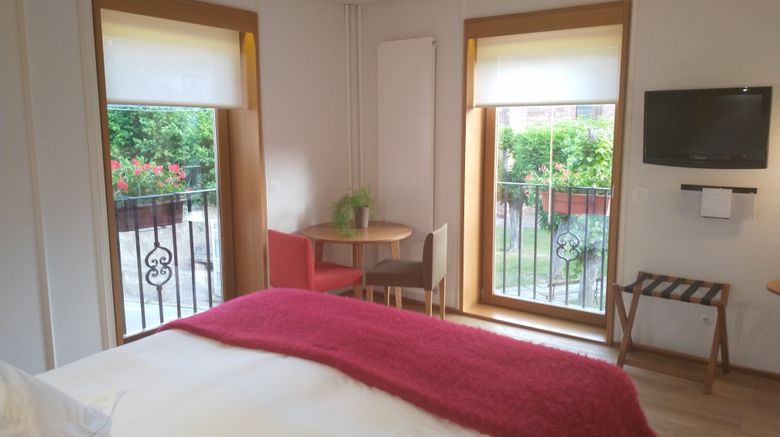 <b>Echaurren Hotel Exterior</b>. Images powered by <a href="https://www.leonardoworldwide.com/" title="Leonardo Worldwide" target="_blank">Leonardo</a>.