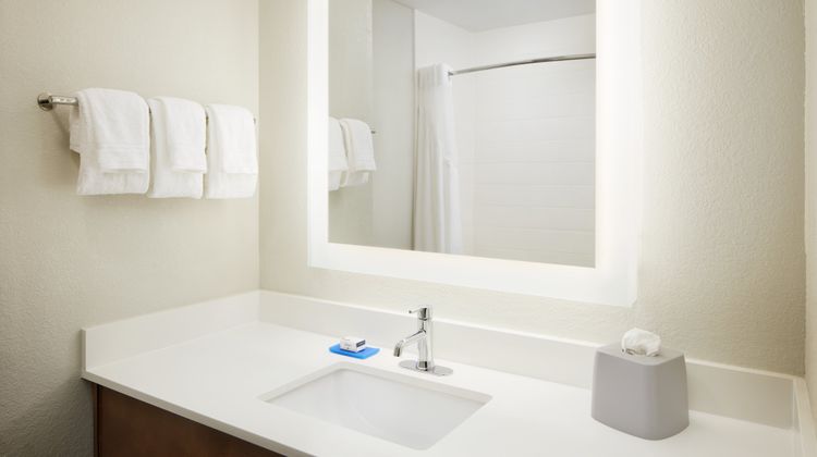 Holiday Inn Express Hotel & Suites Room
