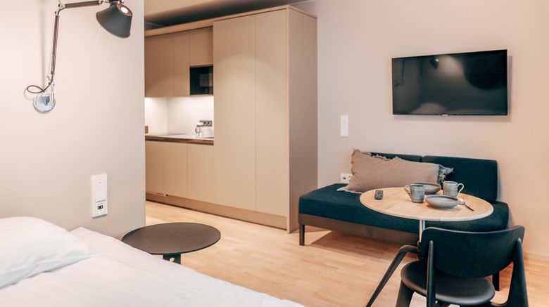 <b>Unity Tampere Room</b>. Images powered by <a href="https://www.leonardoworldwide.com/" title="Leonardo Worldwide" target="_blank">Leonardo</a>.