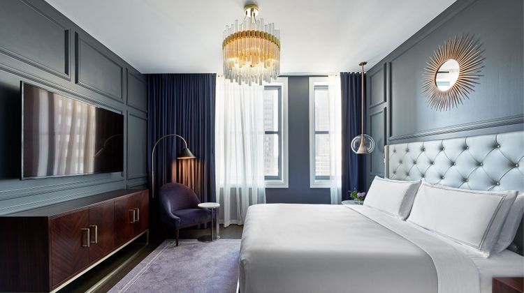 The LaSalle Chicago-Autograph Collection Suite