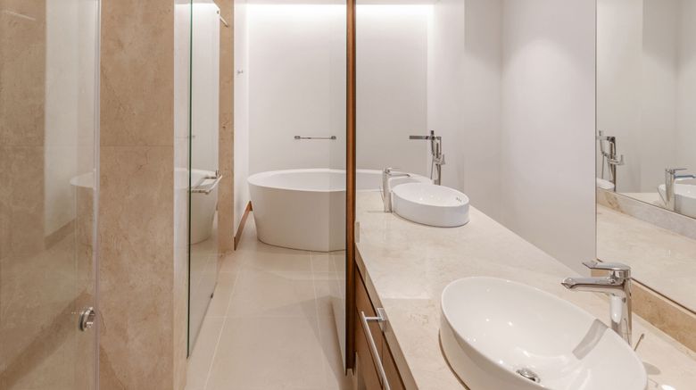 <b>Barranquilla Marriott Hotel Room</b>. Images powered by <a href="https://www.leonardoworldwide.com/" title="Leonardo Worldwide" target="_blank">Leonardo</a>.