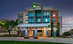Holiday Inn Express/Suites North Dallas