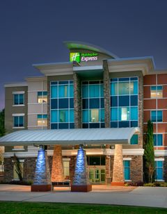 Holiday Inn Express/Suites North Dallas