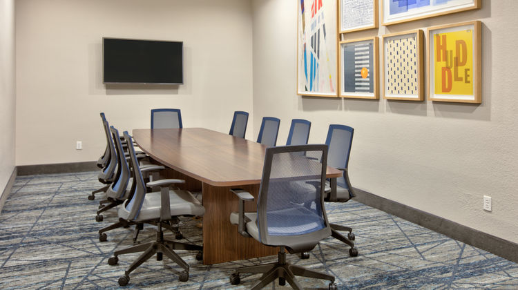 Holiday Inn Express/Suites North Dallas Meeting
