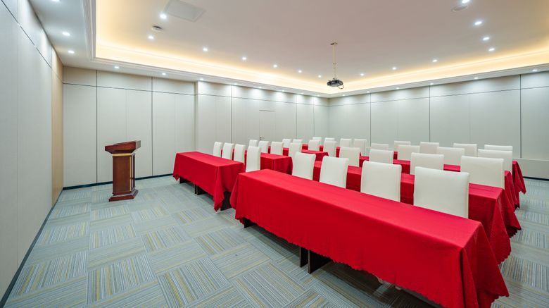 <b>Holiday Inn Express Tianfu Square Meeting</b>. Images powered by <a href="https://www.leonardoworldwide.com/" title="Leonardo Worldwide" target="_blank">Leonardo</a>.