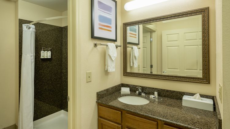 Staybridge Suites Milwaukee Arpt South Room