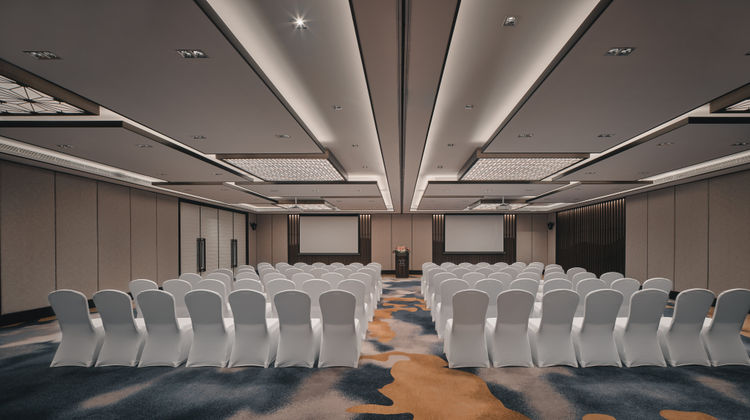 HUALUXE Kunshan Huaqiao Meeting