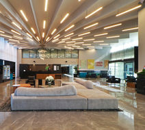 Holiday Inn Felipe Angeles Airport Lobby