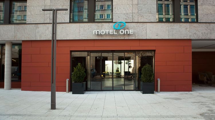 Motel One Stuttgart-Mitte Exterior