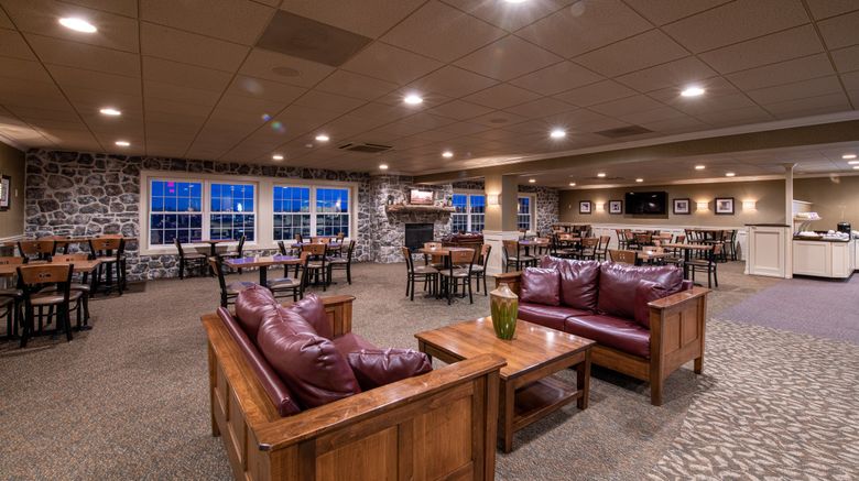 <b>AmishView Inn & Suites Lobby</b>. Images powered by <a href="https://www.leonardoworldwide.com/" title="Leonardo Worldwide" target="_blank">Leonardo</a>.