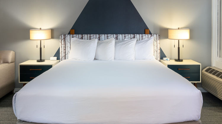 Tamarack Lodge Room