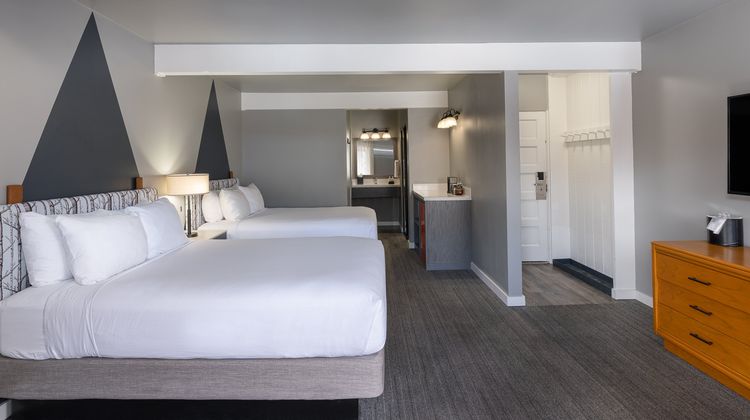 Tamarack Lodge Room