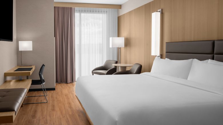<b>AC Hotel Vancouver Waterfront Room</b>. Images powered by <a href="https://www.leonardoworldwide.com/" title="Leonardo Worldwide" target="_blank">Leonardo</a>.
