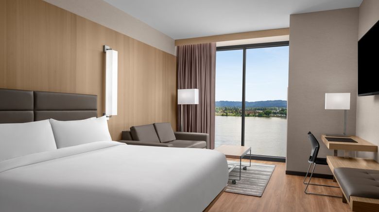 <b>AC Hotel Vancouver Waterfront Room</b>. Images powered by <a href="https://www.leonardoworldwide.com/" title="Leonardo Worldwide" target="_blank">Leonardo</a>.