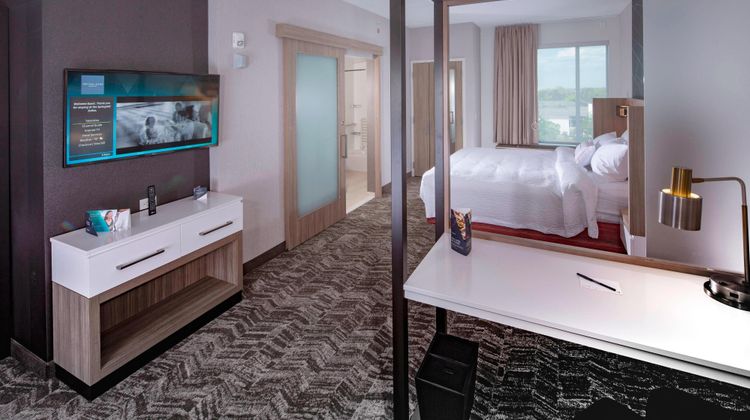 SpringHill Suites Newark Downtown Suite