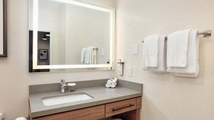 Candlewood Suites Idaho Falls Room