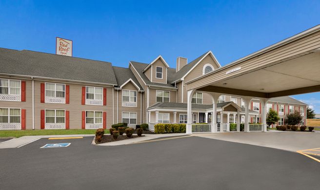 Red Roof Inn & Suites Knoxville East Exterior