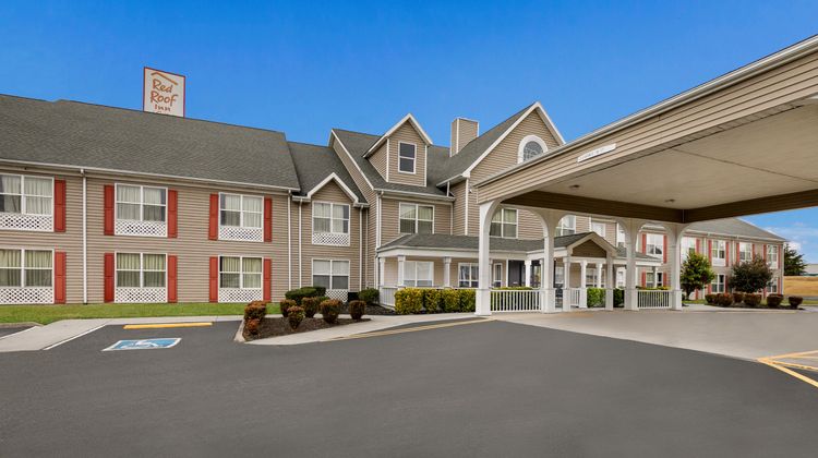 Red Roof Inn & Suites Knoxville East Exterior