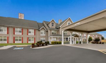 Red Roof Inn & Suites Knoxville East