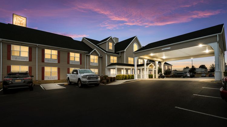 Red Roof Inn & Suites Knoxville East Exterior