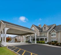 Red Roof Inn & Suites Knoxville East Exterior