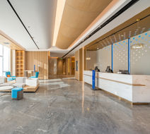 Holiday Inn Express Luzhi Exterior