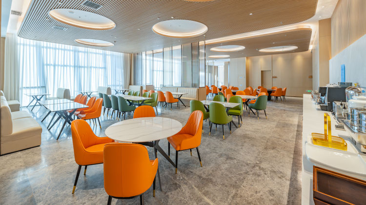 Holiday Inn Express Luzhi Restaurant