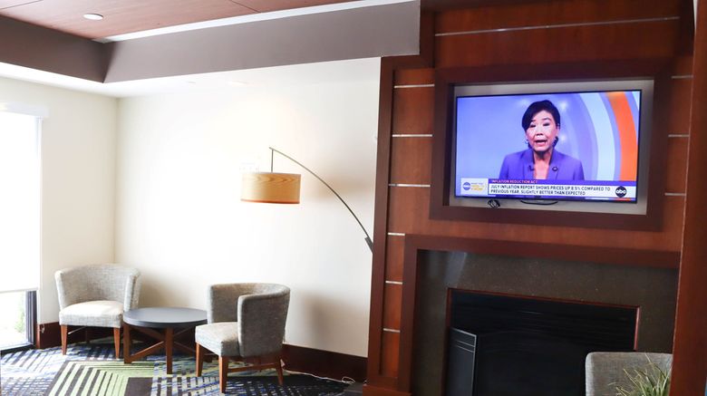 <b>Holiday Inn Express Lobby</b>. Images powered by <a href="https://www.leonardoworldwide.com/" title="Leonardo Worldwide" target="_blank">Leonardo</a>.