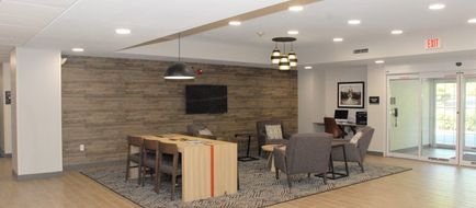 Candlewood Suites Tallahassee Lobby