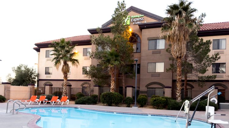 Holiday Inn Express Hotel & Suites Pool