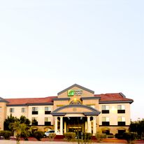 Holiday Inn Express Hotel & Suites