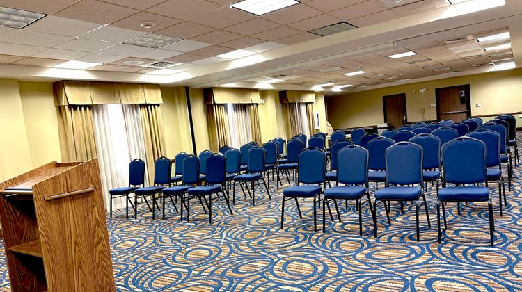 Holiday Inn Express Hotel & Suites Meeting