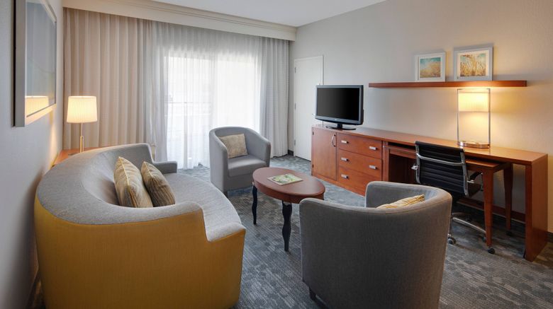 <b>Courtyard Dallas Addison/Midway Room</b>. Images powered by <a href="https://www.leonardoworldwide.com/" title="Leonardo Worldwide" target="_blank">Leonardo</a>.