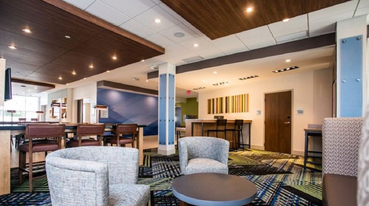 Holiday Inn Express/Stes Rehoboth Beach Lobby
