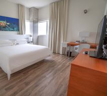 Maritime Hotel Fort Lauderdale Airport Room